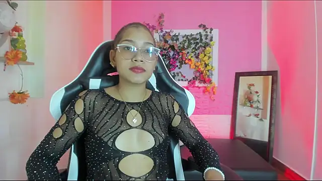 Scarlett Lune online show from May 28, 7:11 pm