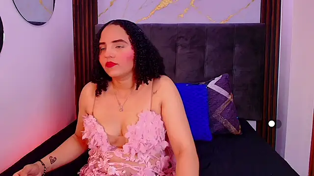 Snapshot of Sol__Latina chatting on June 20, 3:31 am Sol Latina online show from June 20, 3:31 am