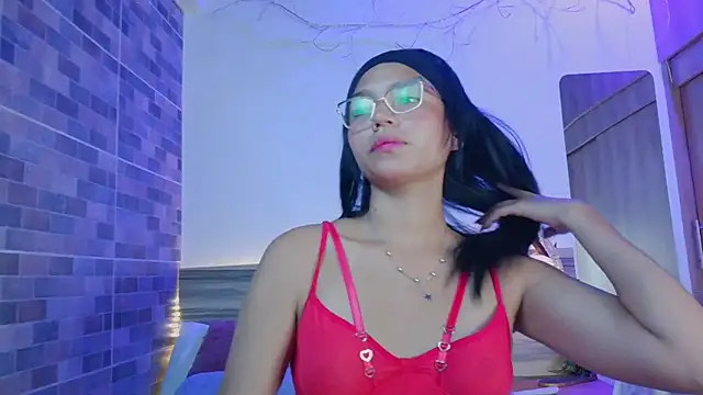 Snapshot of Evalune_ chatting on July 2, 5:24 am Evalune online show from July 2, 5:24 am