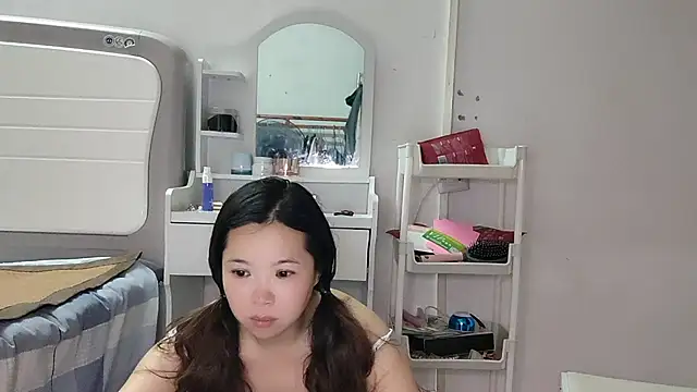 Snapshot of F-Yingying chatting on May 25, 3:07 pm F-Yingying online show from May 25, 3:07 pm