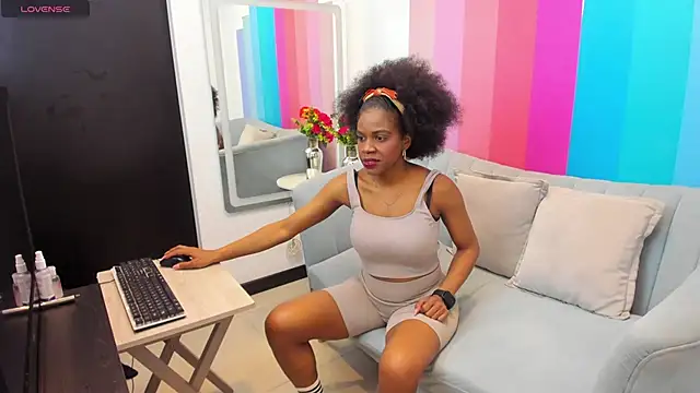 sarahi pusey online show from June 4, 1:28 pm