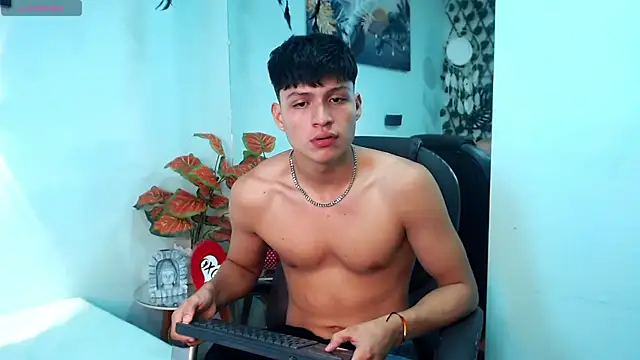 Snapshot of drago_ivan chatting on June 25, 12:42 pm drago ivan online show from June 25, 12:42 pm