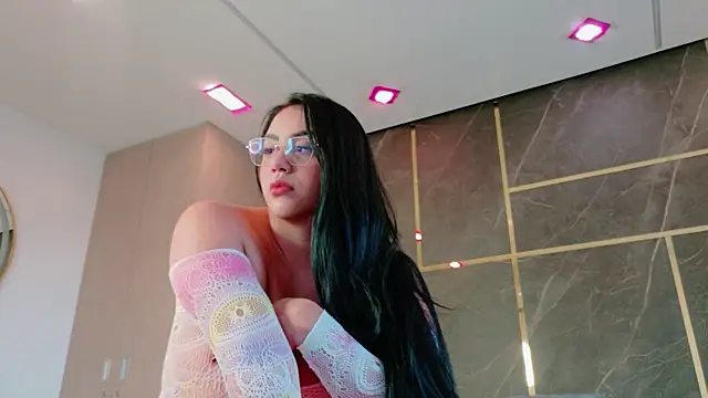 emily-Hornyy online show from May 18, 12:22 pm