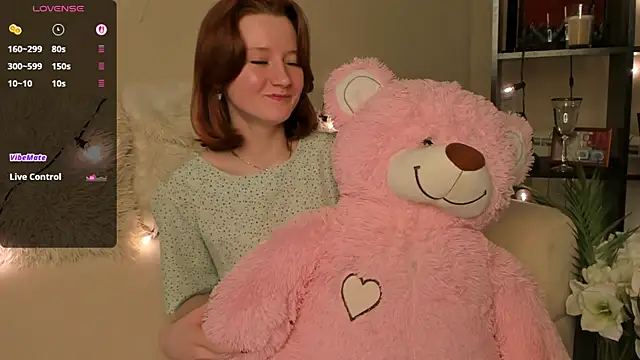 Snapshot of LallyLally_ chatting on May 23, 1:59 pm LallyLally online show from May 23, 1:59 pm