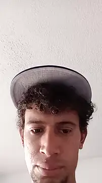 Snapshot of El_CharlyX69X chatting on June 16, 8:44 pm El CharlyX69X online show from June 16, 8:44 pm