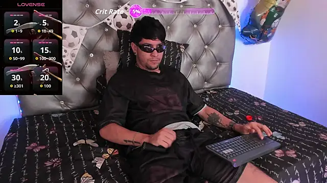 Snapshot of StefanoBigCock chatting on June 25, 1:48 pm StefanoBigCock online show from June 25, 1:48 pm