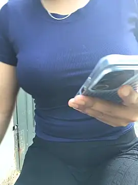 Snapshot of Mirra-a chatting on May 26, 11:45 pm Mirra-a online show from May 26, 11:45 pm