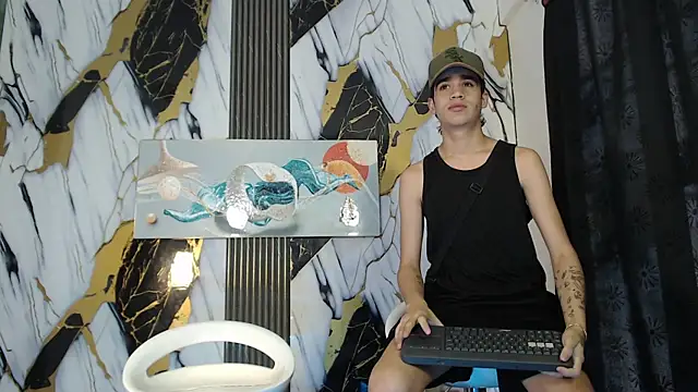 Snapshot of KING_LOVERS1 chatting on June 24, 1:21 pm KING LOVERS1 online show from June 24, 1:21 pm