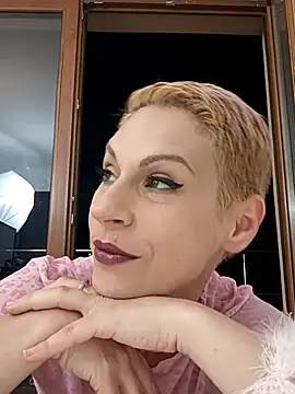 KittyDesiree online show from June 25, 7:07 pm