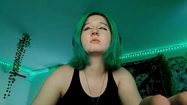 Snapshot of HunXena chatting on June 7, 4:22 pm HunXena online show from June 7, 4:22 pm