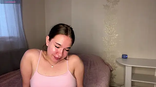 JanellSanschagrin online show from July 18, 11:36 am