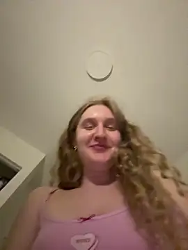 pr1ncess mads17 online show from May 15, 11:34 pm