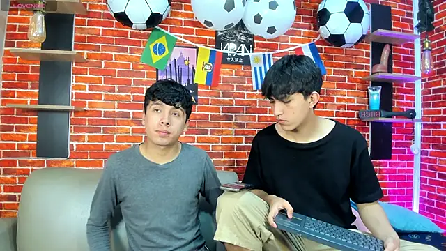 Hoot boyss  online show from June 17, 8:10 pm