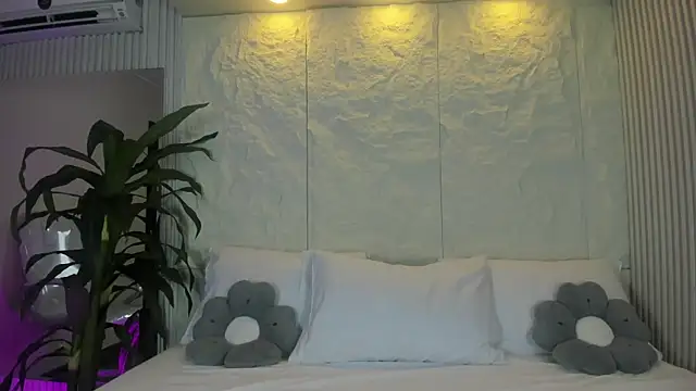 Snapshot of Dulce_Vict chatting on June 13, 3:48 am Dulce Vict online show from June 13, 3:48 am