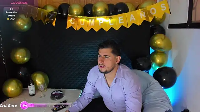 Snapshot of Ryan_evannss_ chatting on July 7, 12:42 pm Ryan evannss online show from July 7, 12:42 pm