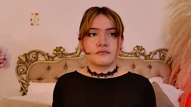Snapshot of AbrilCardenasX chatting on June 16, 11:35 am AbrilCardenasX online show from June 16, 11:35 am