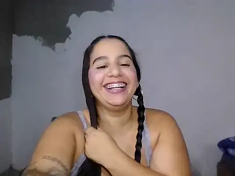 Snapshot of tifanny27 chatting on May 18, 10:04 pm tifanny27 online show from May 18, 10:04 pm