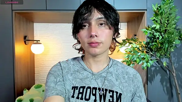 Brunodeluca  online show from June 22, 7:44 pm