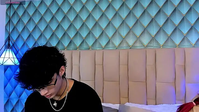 Snapshot of Sofia-Ethan chatting on June 20, 1:36 pm Sofia-Ethan online show from June 20, 1:36 pm