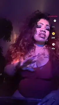 Snapshot of NailGoddessnow chatting on January 9, 9:59 am NailGoddessnow online show from January 9, 9:59 am