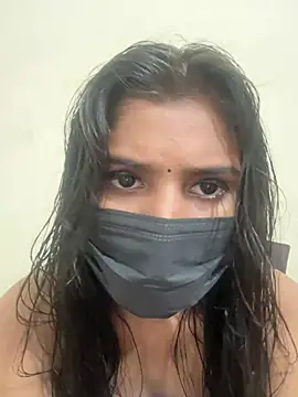 Snapshot of Poonam-Ray chatting on July 5, 6:20 am Poonam-Ray online show from July 5, 6:20 am