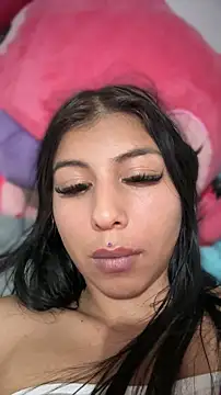 Snapshot of ariella_lovee chatting on May 22, 12:07 am ariella lovee online show from May 22, 12:07 am