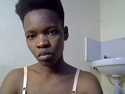 Snapshot of slender_queen15 chatting on June 22, 3:42 pm slender queen15 online show from June 22, 3:42 pm