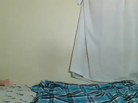 Snapshot of Sweetgal2025 chatting on June 16, 1:25 pm Sweetgal2025 online show from June 16, 1:25 pm