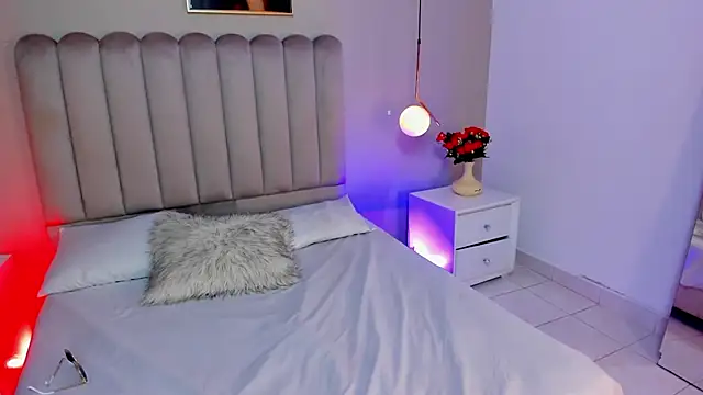 Snapshot of alessiaowen_ chatting on June 2, 7:16 pm alessiaowen online show from June 2, 7:16 pm