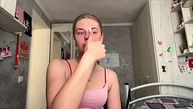 HoneysPiee online show from July 12, 12:51 pm