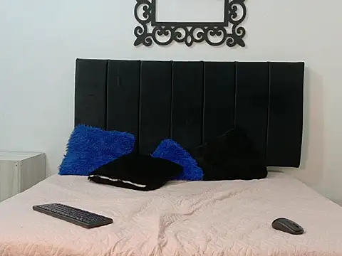 SamanthaLaurent online show from July 12, 7:21 am