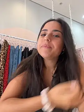 Snapshot of onMelan chatting on June 8, 2:39 pm onMelan online show from June 8, 2:39 pm