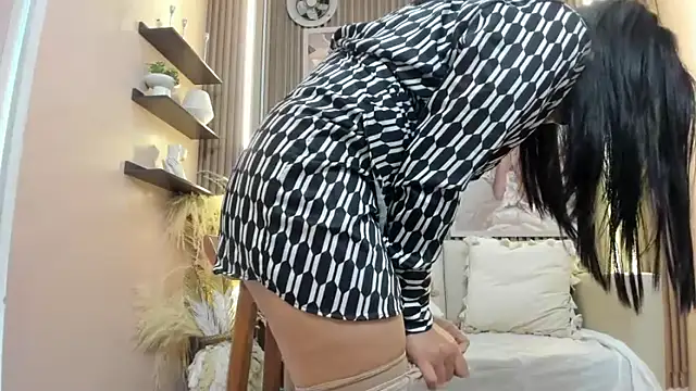 Aura sander4u online show from June 20, 6:33 pm