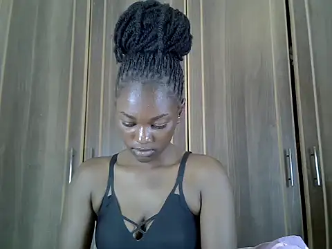 Snapshot of catalina245 chatting on July 15, 12:21 pm catalina245 online show from July 15, 12:21 pm