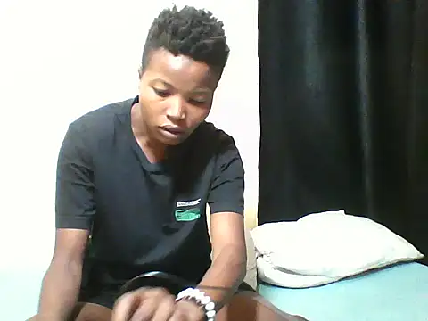 Snapshot of Bambybeauty2 chatting on June 24, 5:17 am Bambybeauty2 online show from June 24, 5:17 am