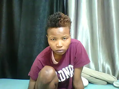 Snapshot of Bambybeauty2 chatting on July 13, 5:10 am Bambybeauty2 online show from July 13, 5:10 am
