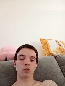 Snapshot of thomsnapchaud chatting on July 7, 12:31 pm thomsnapchaud online show from July 7, 12:31 pm