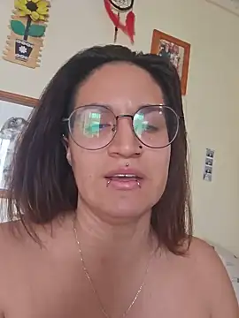 Karengenesisx online show from June 2, 6:10 pm