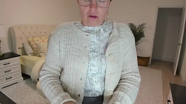 Vika73 online show from May 30, 11:29 am