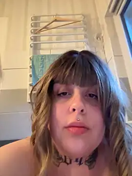 Snapshot of Fuckselly chatting on May 16, 7:12 pm Fuckselly online show from May 16, 7:12 pm