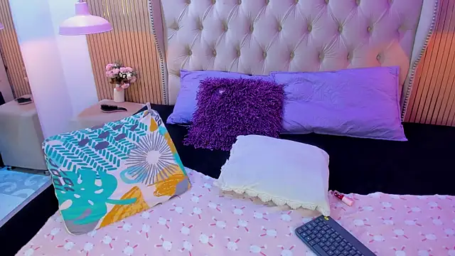 Violetaruizz online show from May 19, 2:23 pm