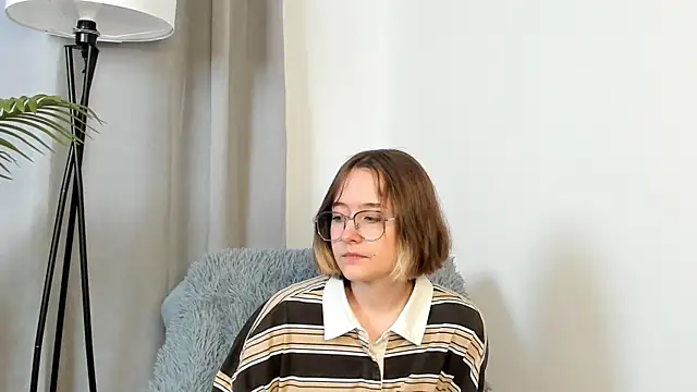 JaclynBoluda online show from May 18, 1:06 pm