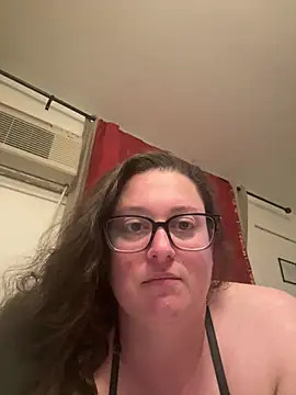 Snapshot of thickems0093 chatting on May 20, 1:23 am thickems0093 online show from May 20, 1:23 am