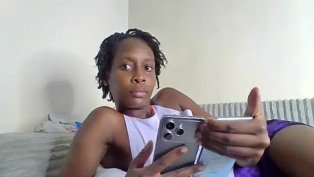 Snapshot of curvypetite chatting on May 25, 9:26 am curvypetite online show from May 25, 9:26 am