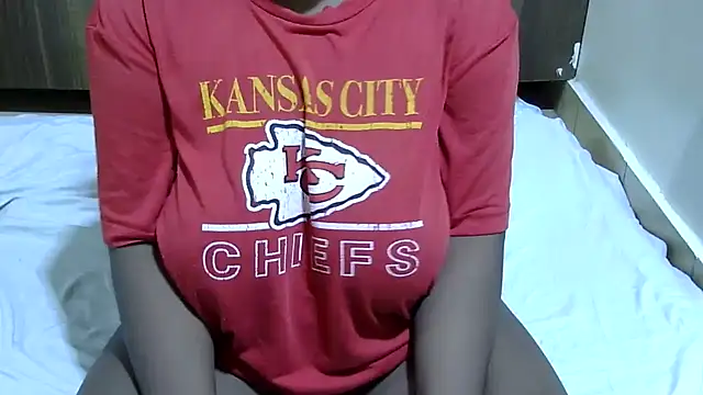 RawHoneyXo- online show from May 18, 8:03 pm