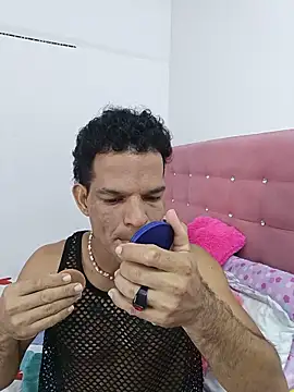 Snapshot of Ryan_04 chatting on June 5, 1:50 pm Ryan 04 online show from June 5, 1:50 pm