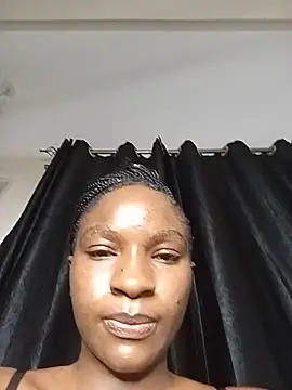 Snapshot of Curvy_ebony18 chatting on May 20, 12:17 am Curvy ebony18 online show from May 20, 12:17 am