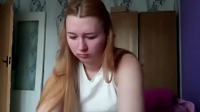 RaeannRoewe online show from May 21, 5:36 am