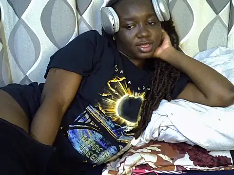 Snapshot of cute_gee5 chatting on June 24, 9:19 am cute gee5 online show from June 24, 9:19 am