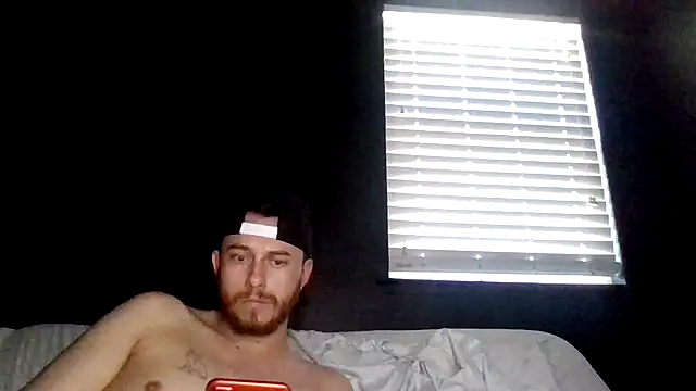 Snapshot of Tallhungcloudyyy chatting on June 14, 6:32 pm Tallhungcloudyyy online show from June 14, 6:32 pm
